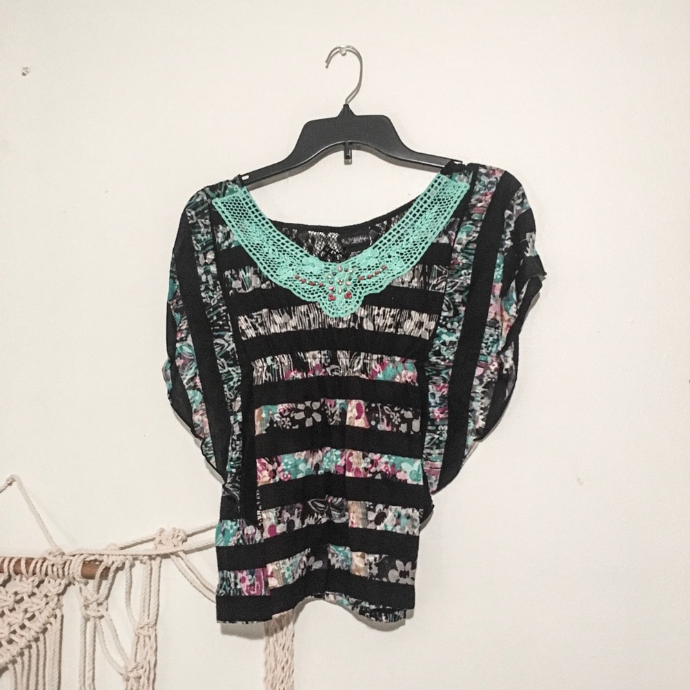 🤩 Floral daytrip top